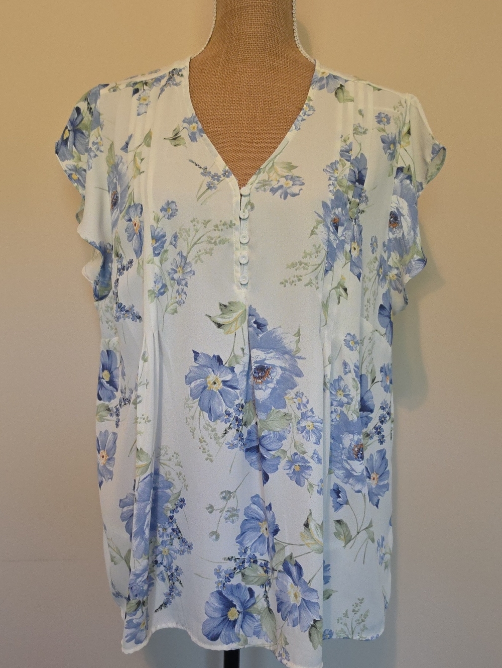 Light Blue Floral V-Neck Button-Front Blouse